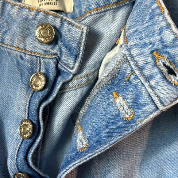 forever 21 button fly high rise mom jeans in size 31. - Picture 4 of 4